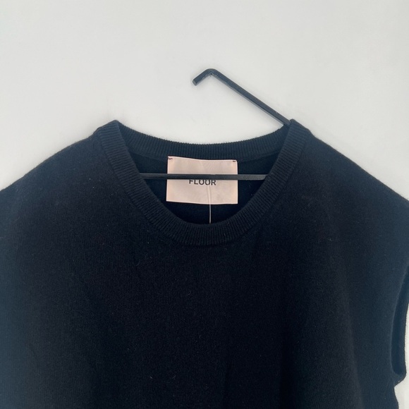 FLOOR Clothing 100% Extra Fine Merino Wool Black Sleeveless Sweater Vest Top - Picture 1 of 7